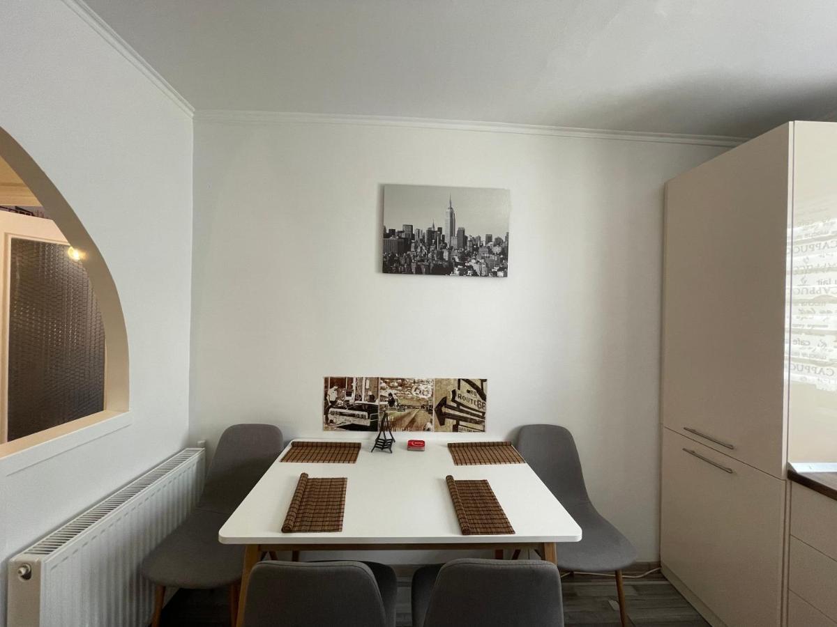 Soho Apartment Fagaras - 1 Bedroom & Extensible Couch Экстерьер фото